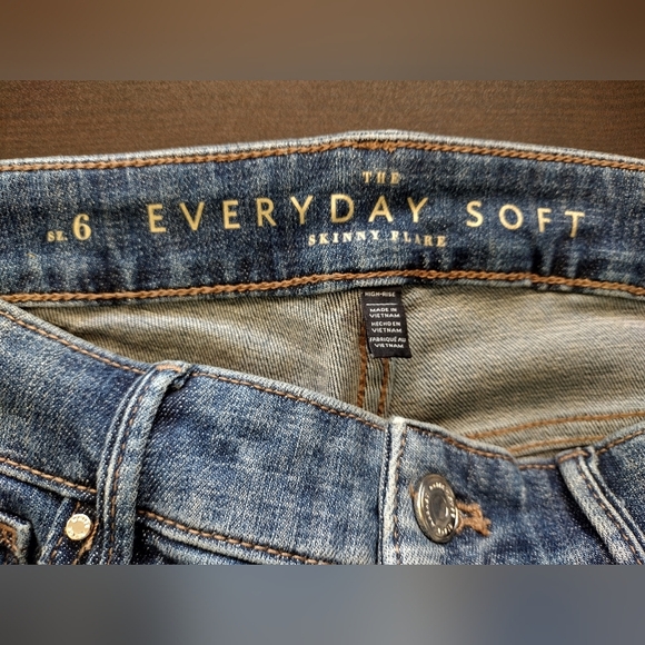 White House Black Market Embellished Skinny Flare Everyday Soft Denim Jeans - Picture 9 of 9